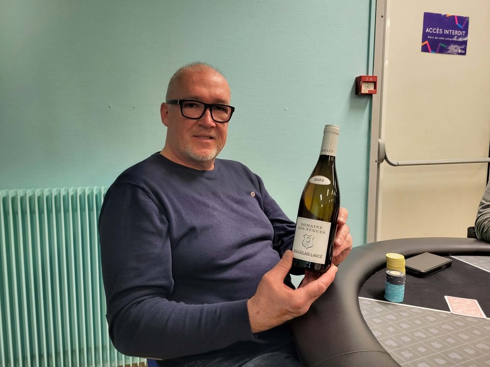 Le vin un peu moins.
